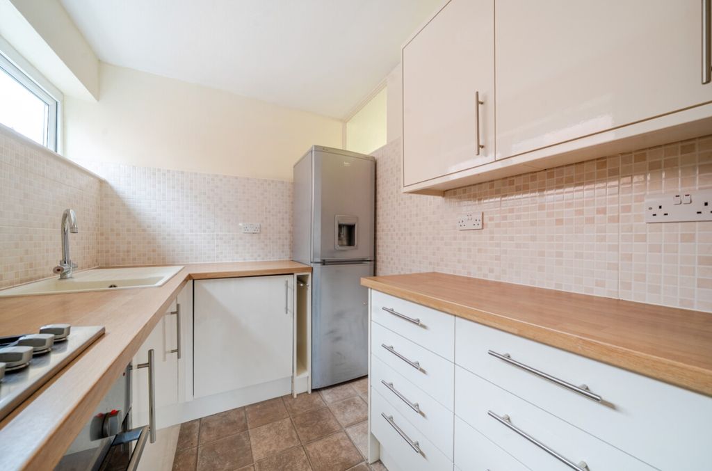 Property photo 3 of 14 1355137-9-68c7Ea3B63Ffa