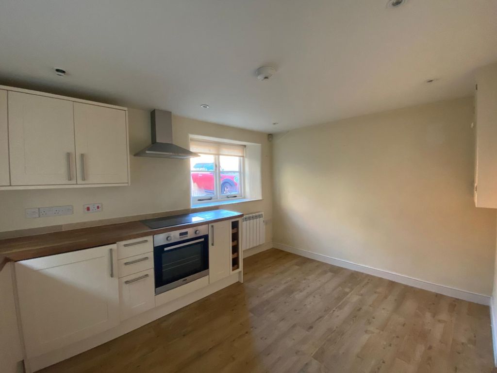 Property photo 3 of 11 1000025521