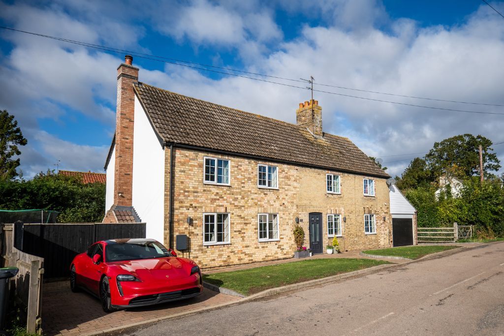 Property photo 1 of 33 Front