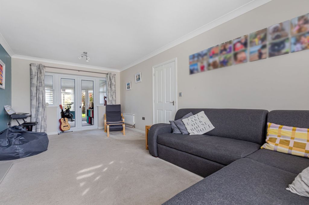 Property photo 2 of 23