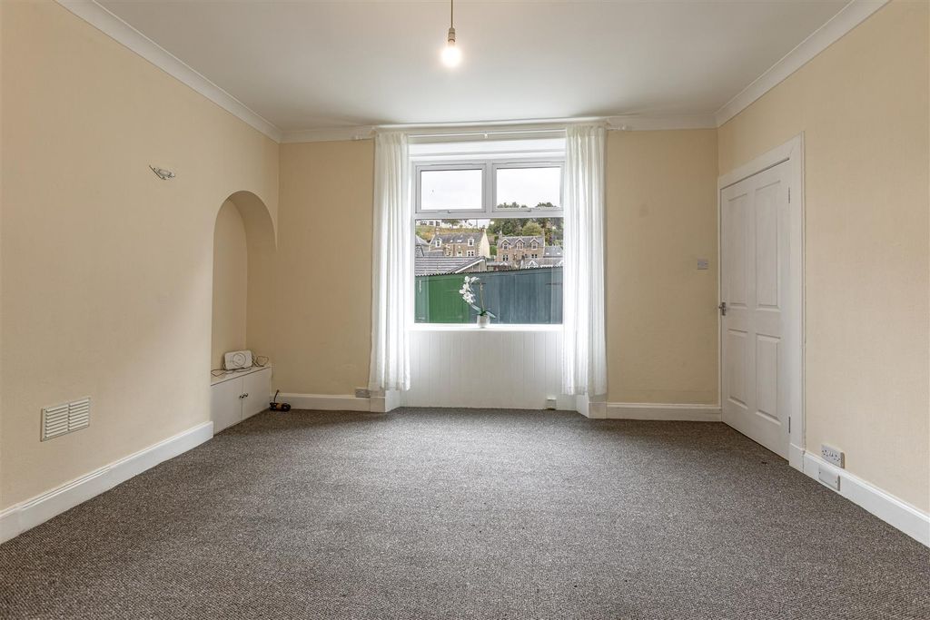 Property photo 2 of 11 10 Millburn Place Selkirk 11.Jpg