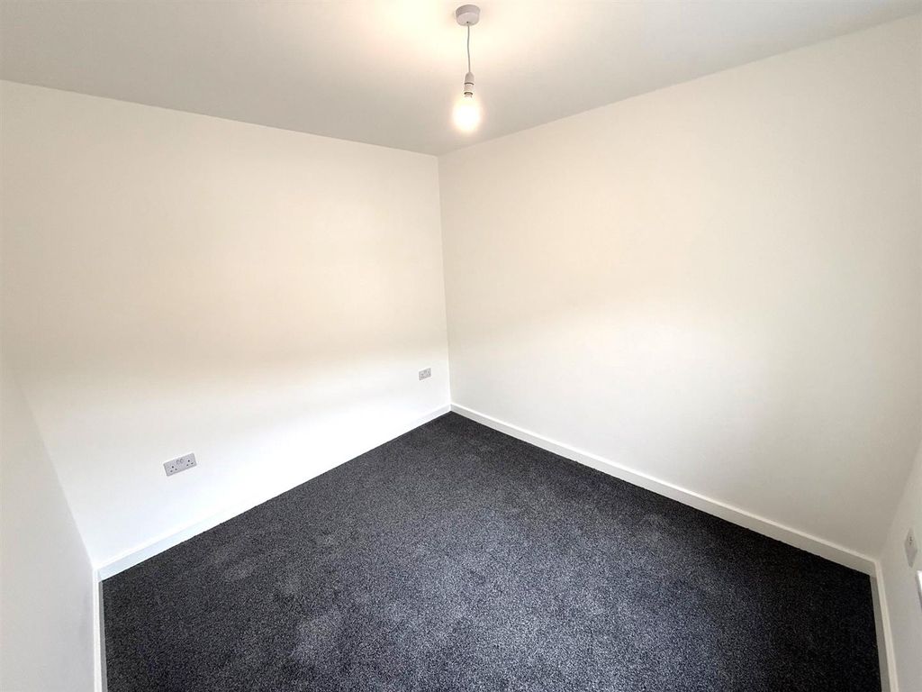Additional image 12 of Property to rentWestern Terrace, Cross Keys, Newport NP11