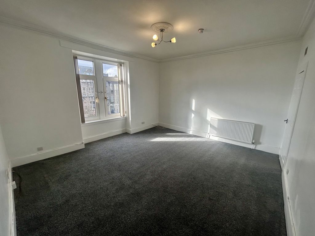 Property photo 1 of 7 Sitting Room