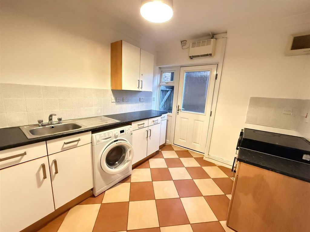 Property photo 3 of 8 3.Jpg