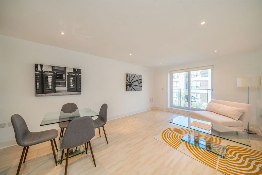 Property photo 2 of 7