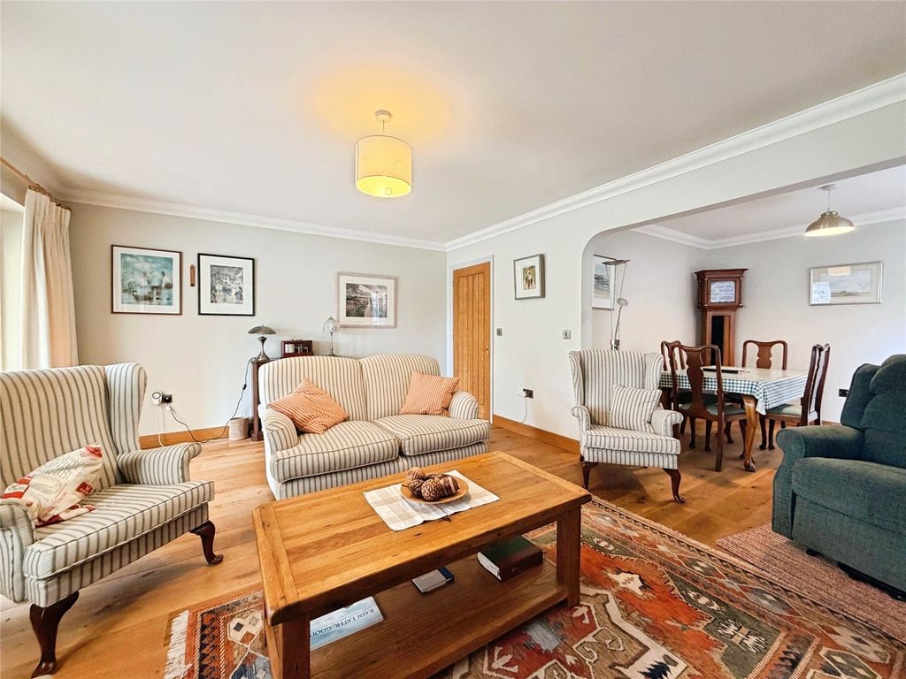 Property photo 3 of 19 Picture No. 06