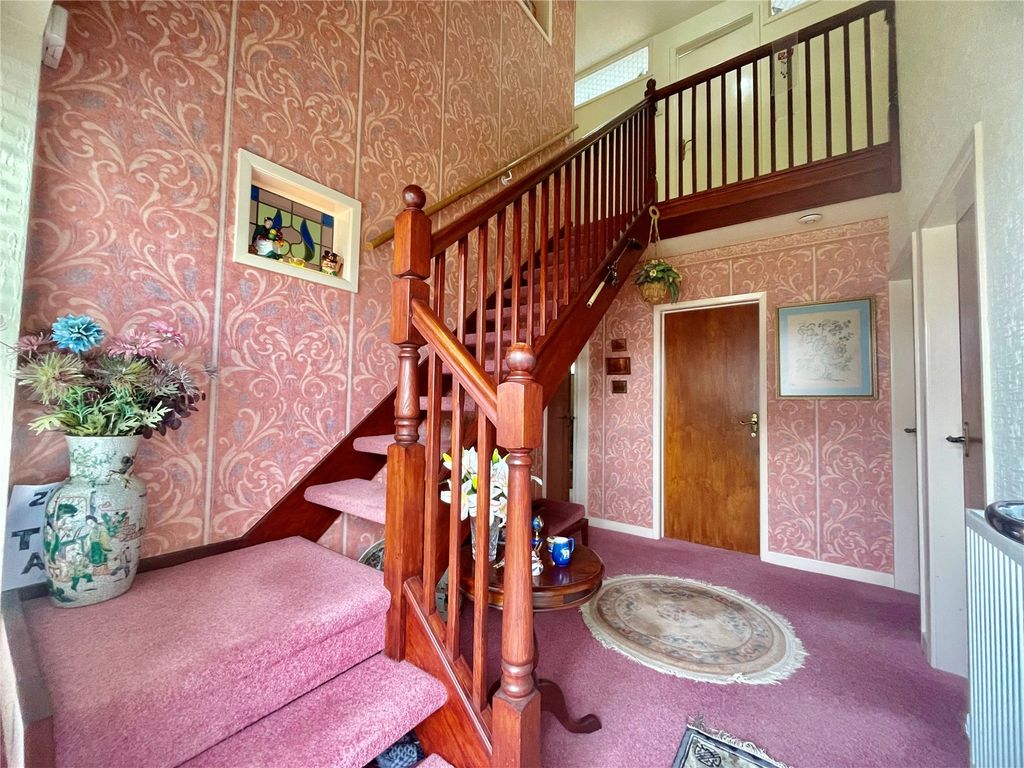 Property photo 2 of 22 Hallway