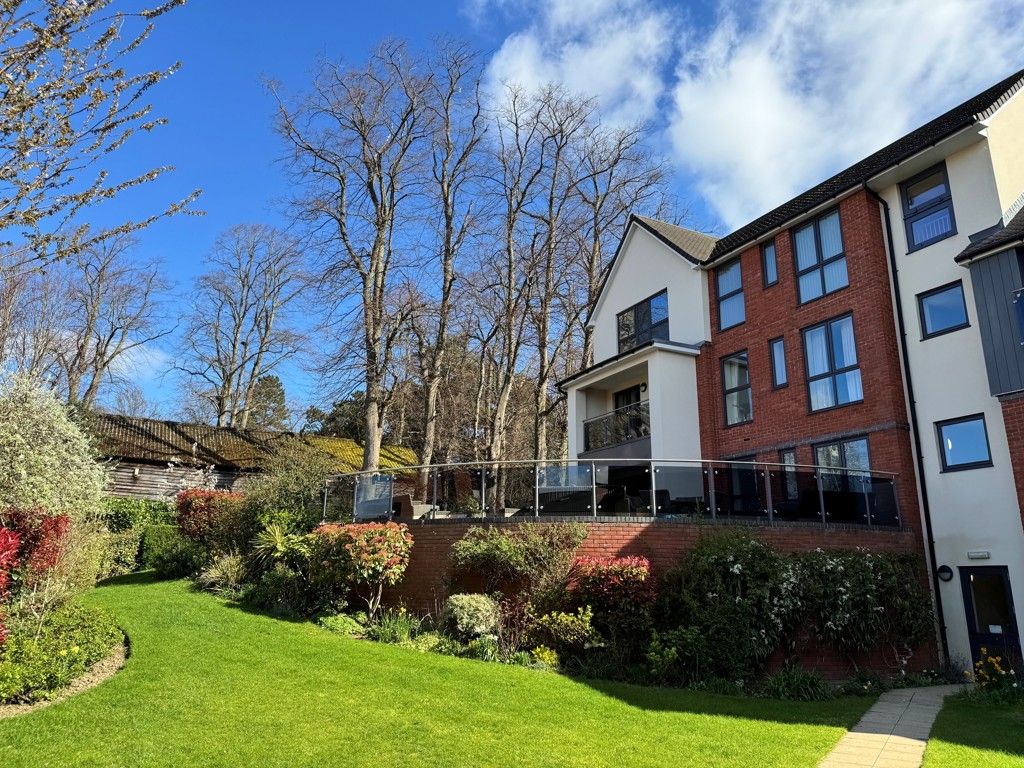 Property photo 3 of 8 Photo 10