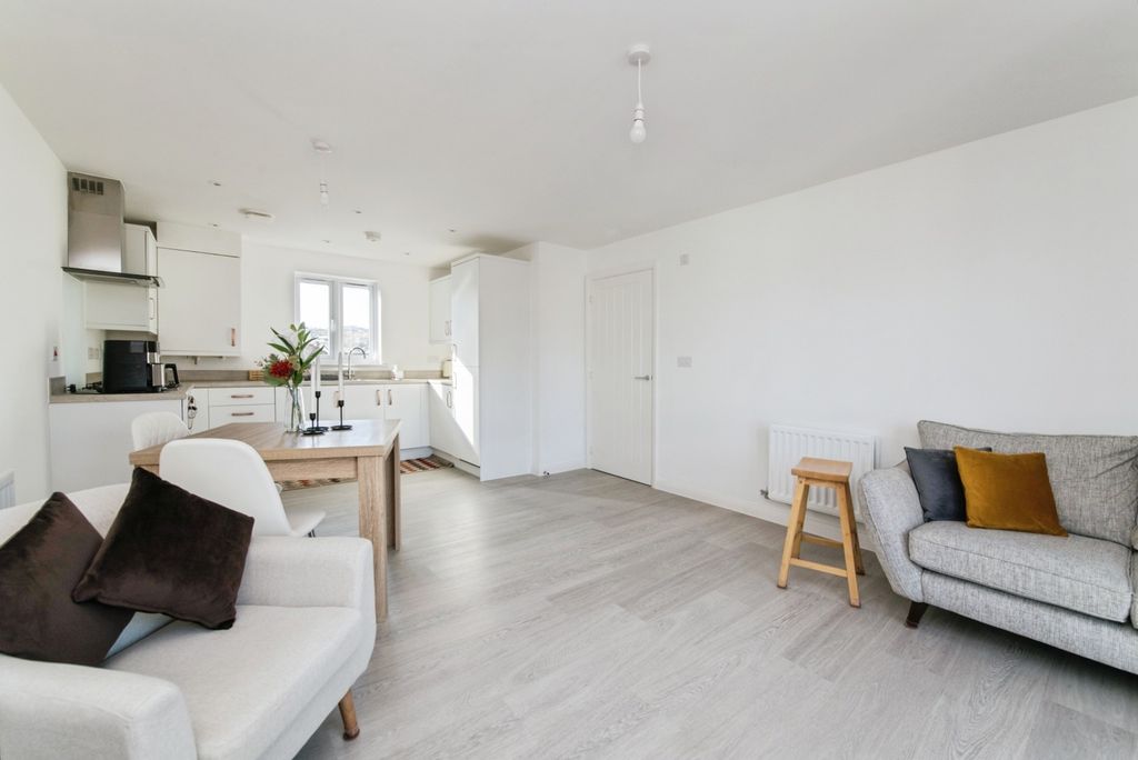 Property photo 2 of 20 Pbox-Img.Jpg