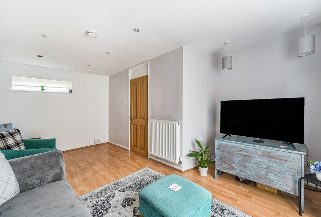 Property photo 3 of 14 Sitting Room