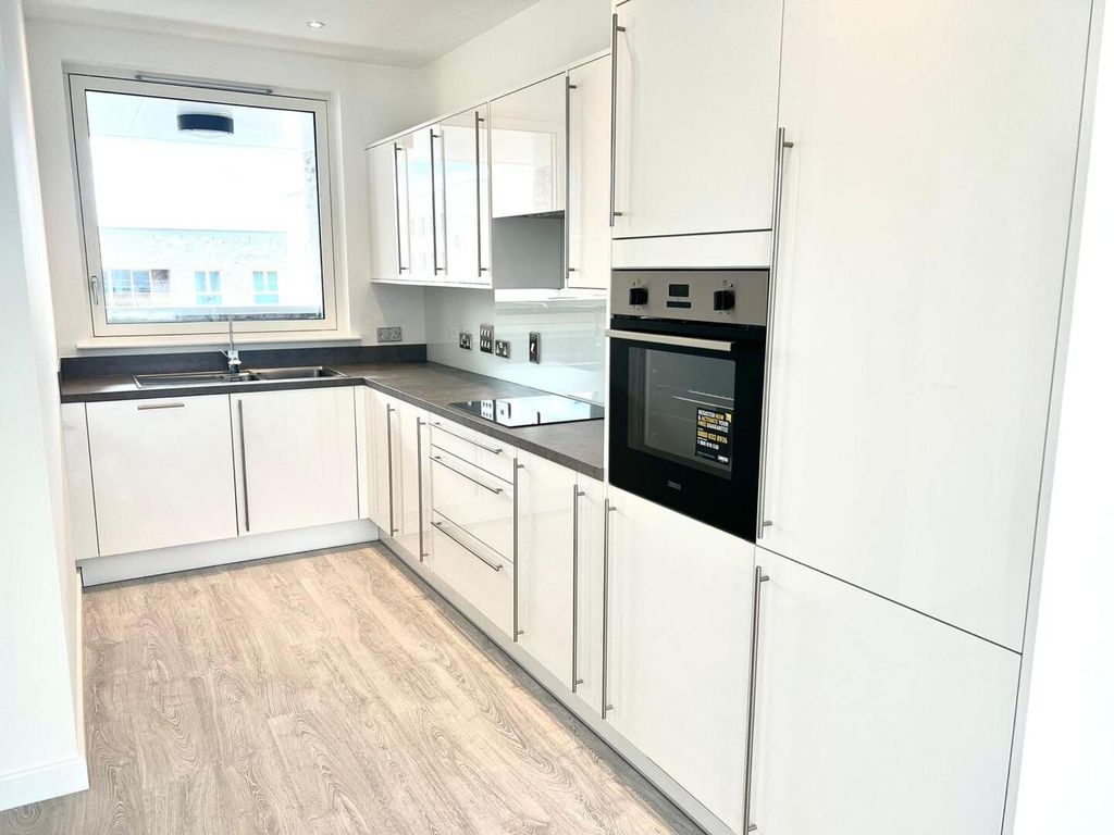 Property photo 3 of 15 Kitchen