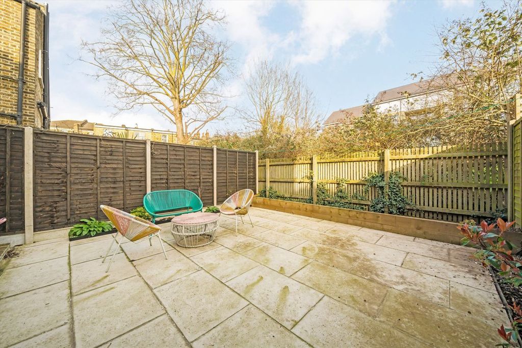 Property photo 3 of 5