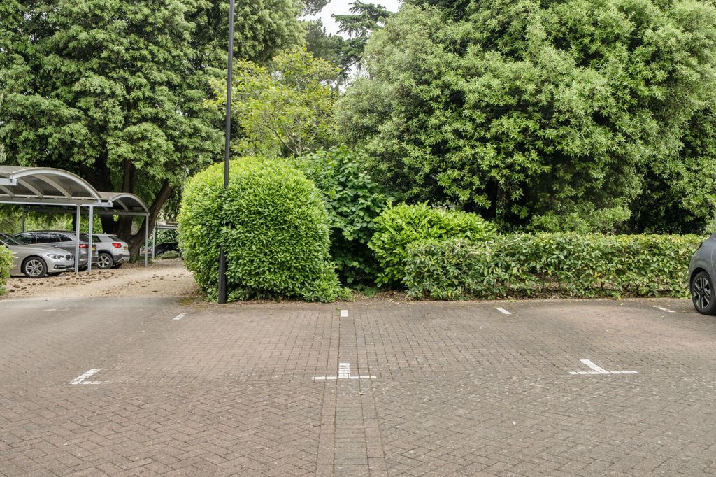 Additional image 9 of 3 bed flat for saleHumphris Place, Cheltenham GL53
