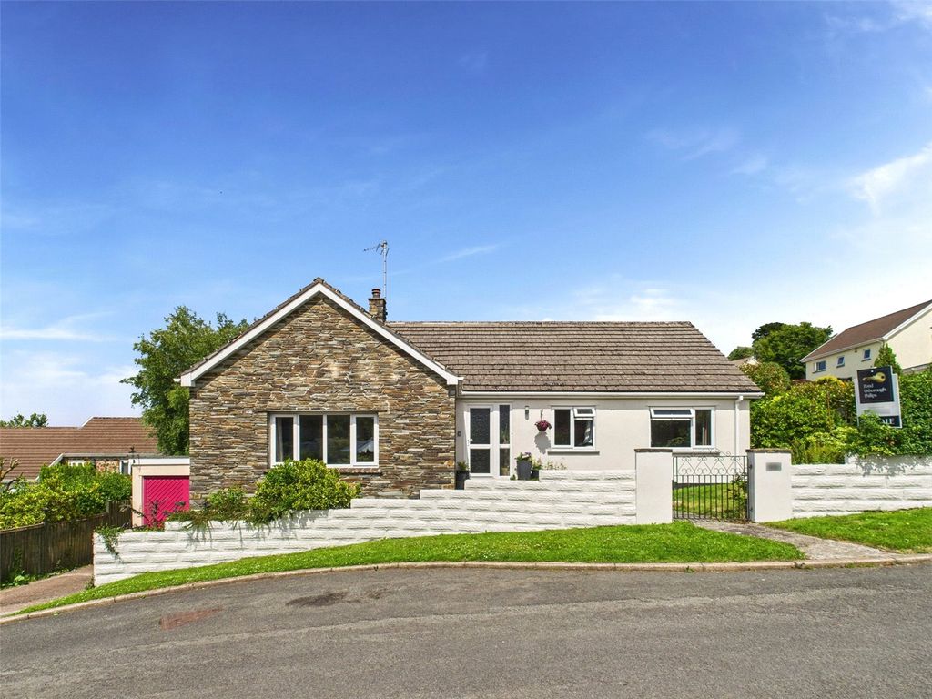 Property photo 1 of 17 Front