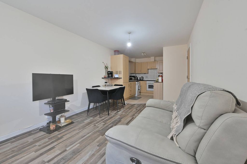 Property photo 3 of 15