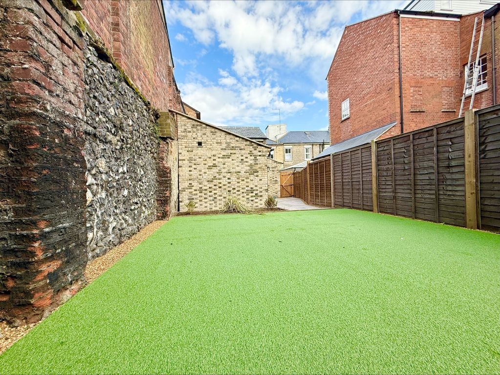 Property photo 3 of 11