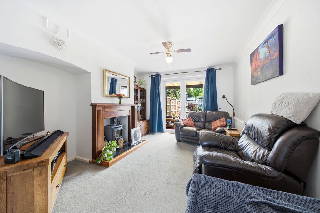 Property photo 2 of 19