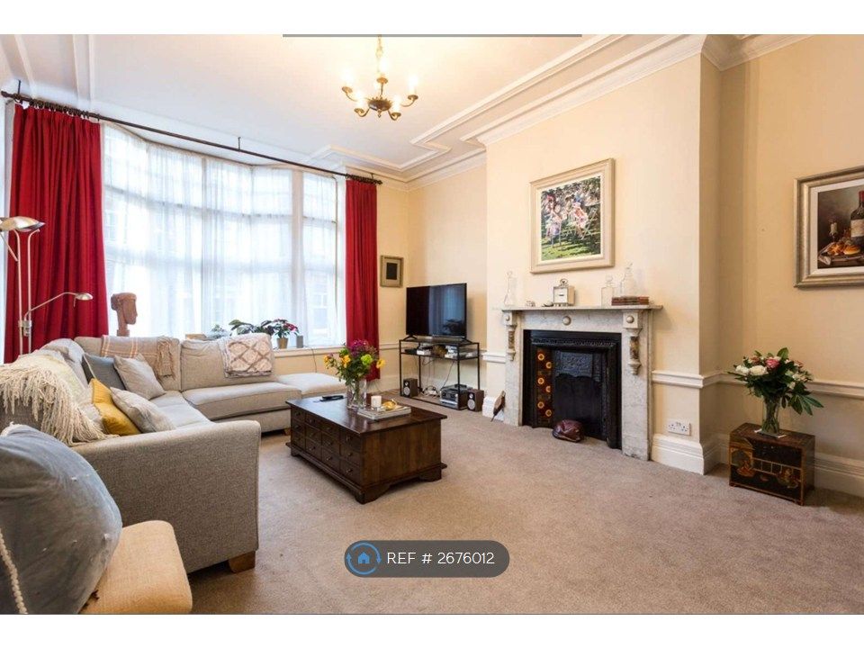 Property photo 1 of 9 Lounge