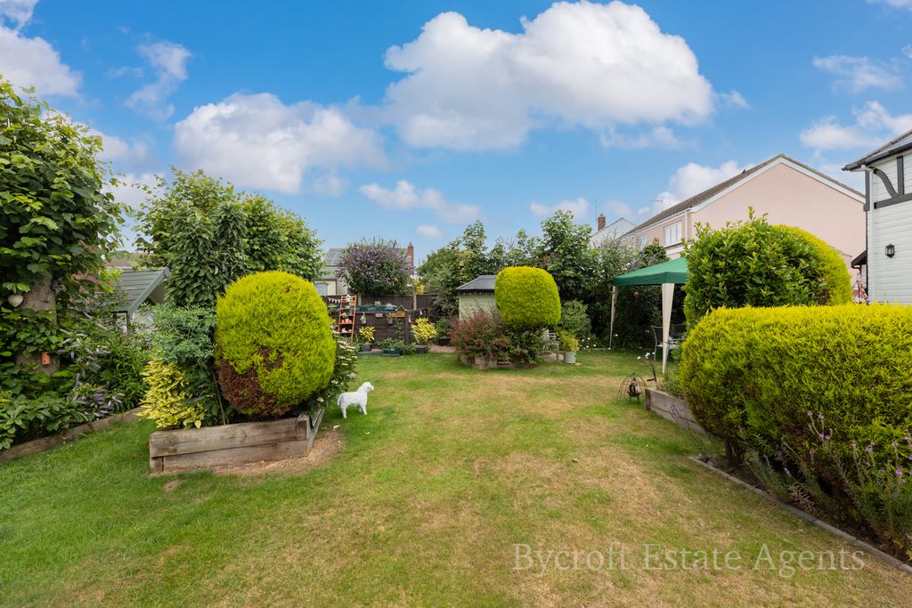 Property photo 2 of 26
