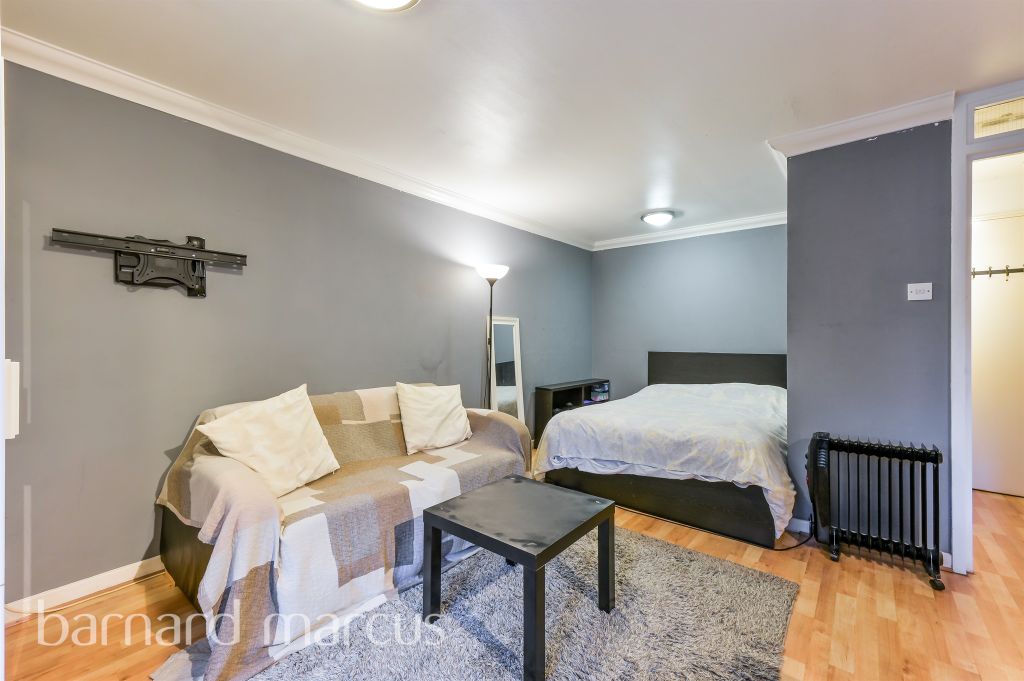 Property photo 2 of 9 Living Room