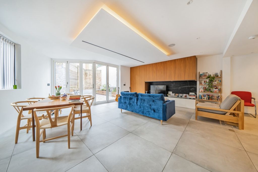 Property photo 1 of 11 1192947 (3)