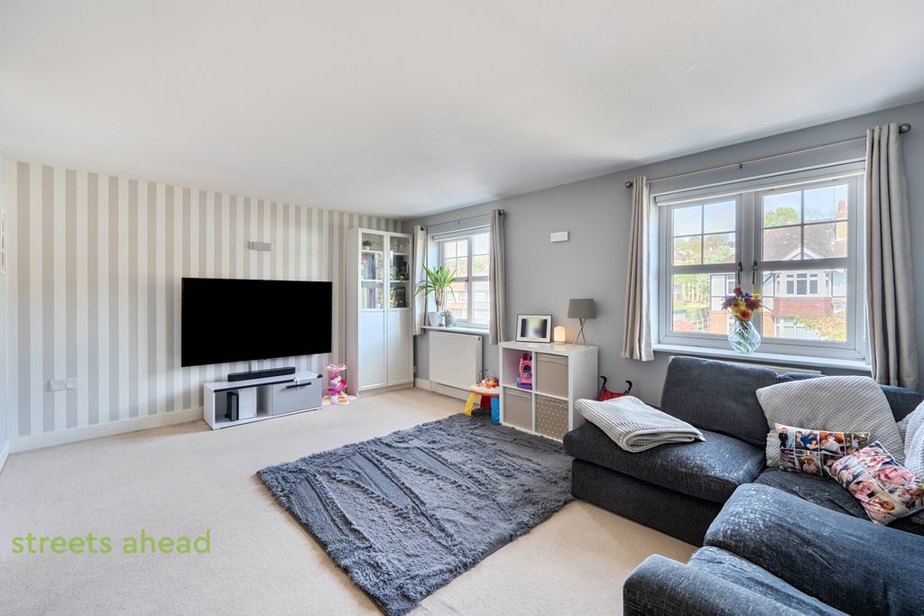 Property photo 3 of 12 B7d686c6-4Ab0-4d5...