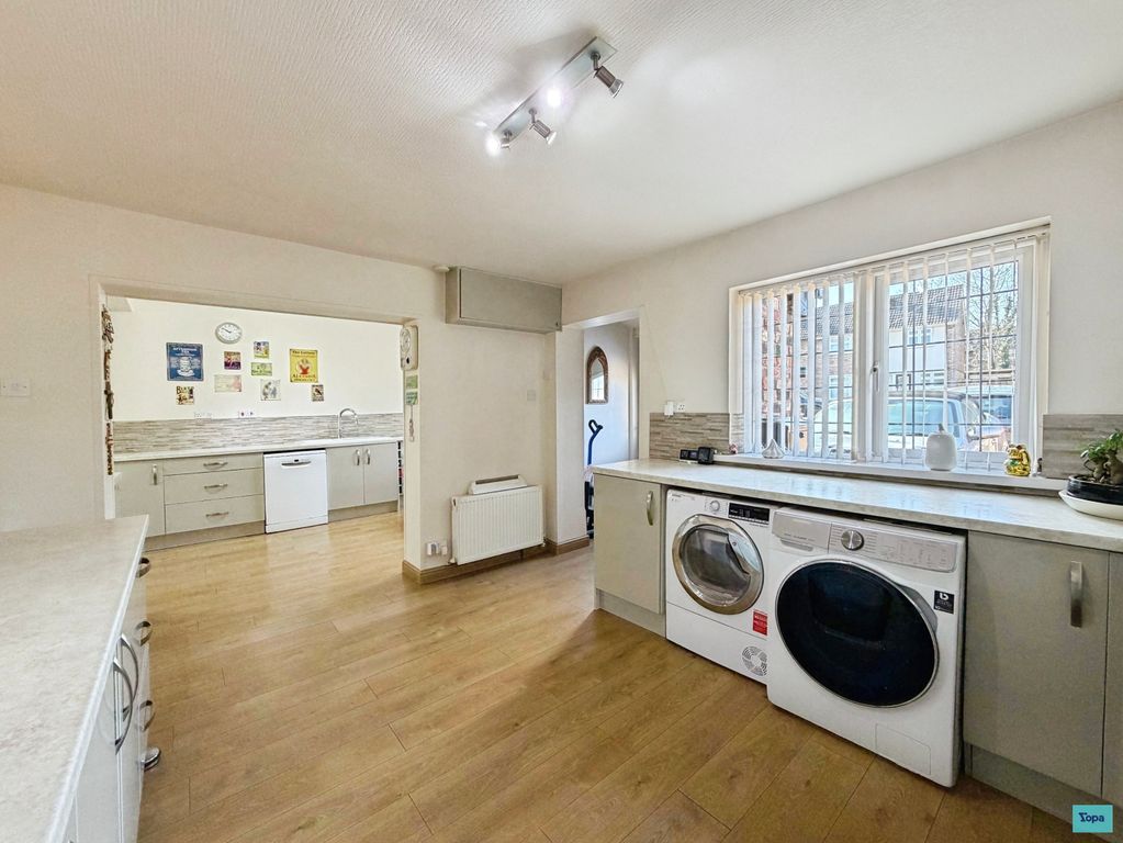 Property photo 2 of 21 2