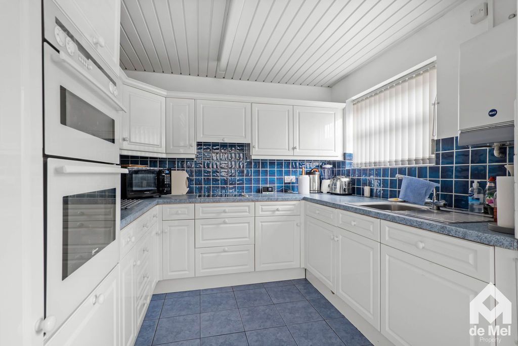 Property photo 2 of 10 Photo 6