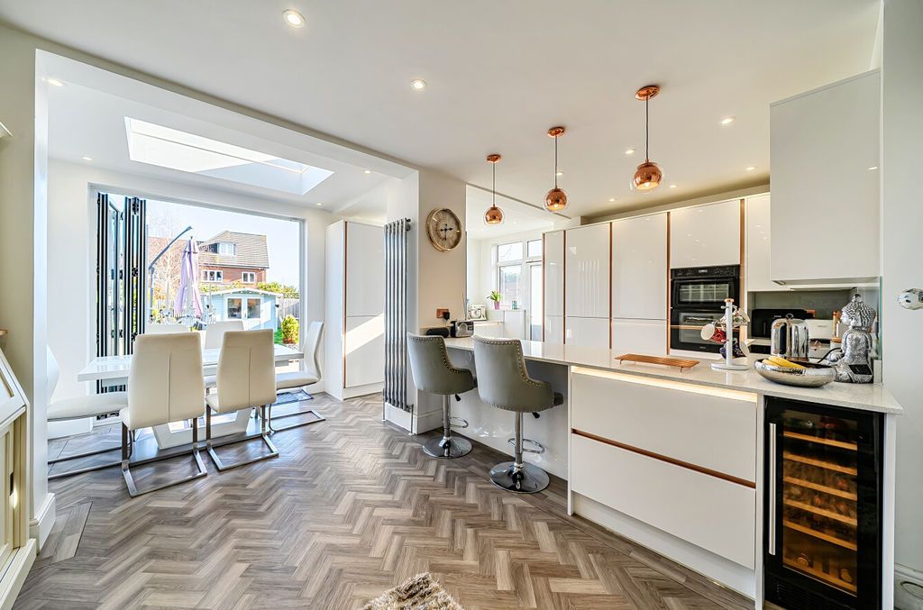 Property photo 3 of 21 Open Plan Dining