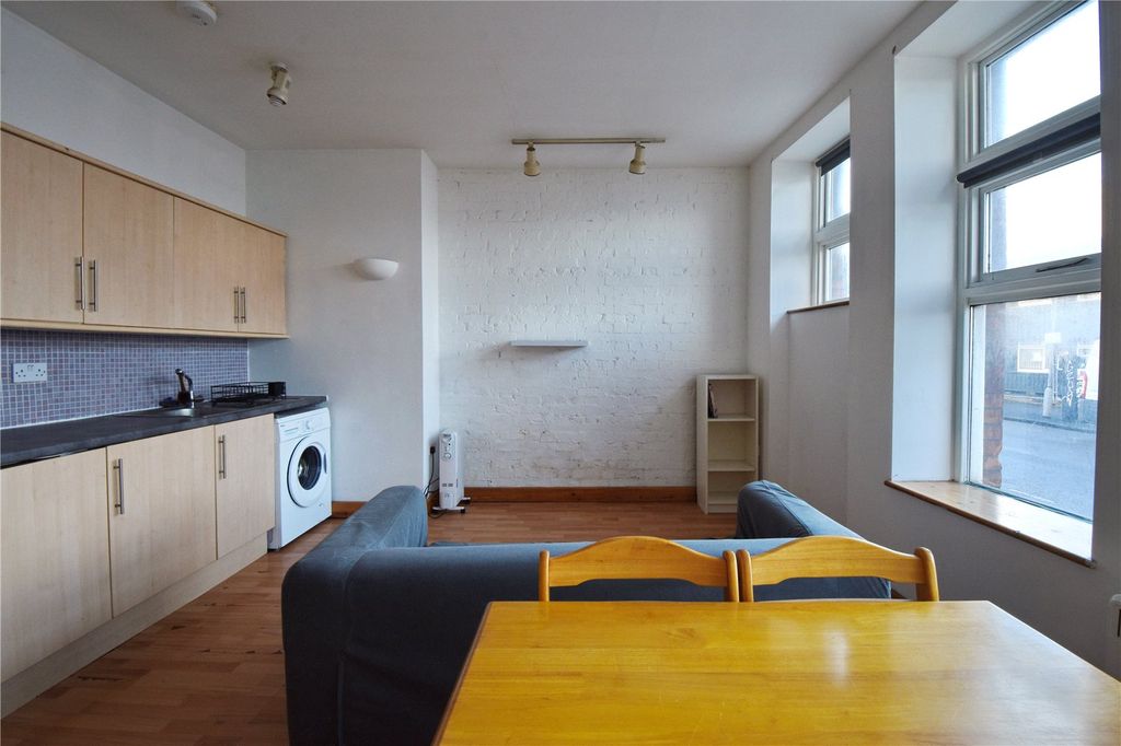 Property photo 1 of 8 Picture No. 04