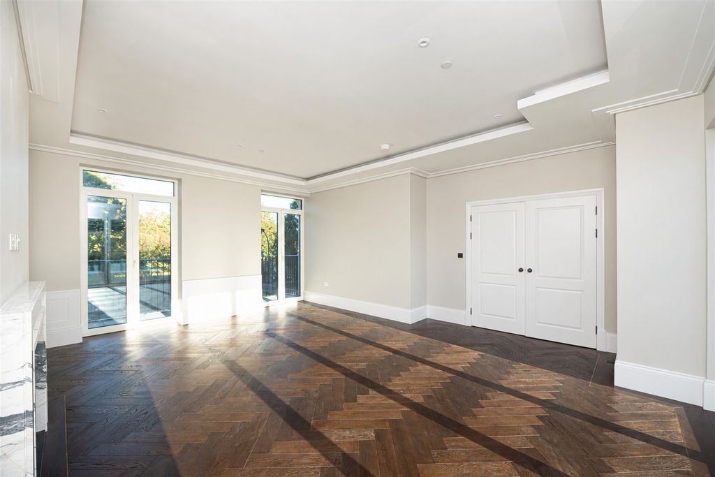 Property photo 1 of 40