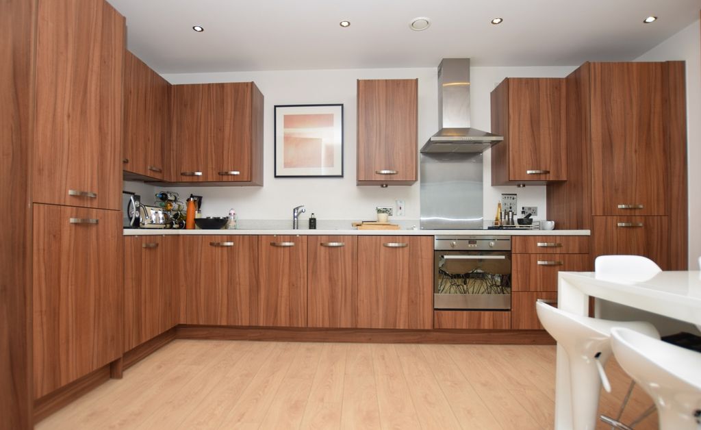 Property photo 3 of 11 Kitchen