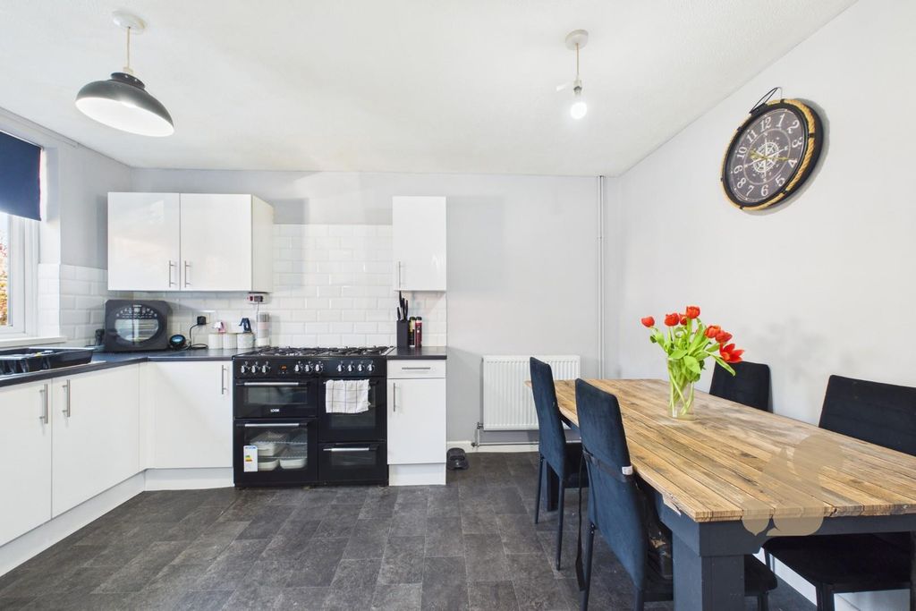 Property photo 2 of 22 Cam05565G0-Pr0055-Still011.Jpg