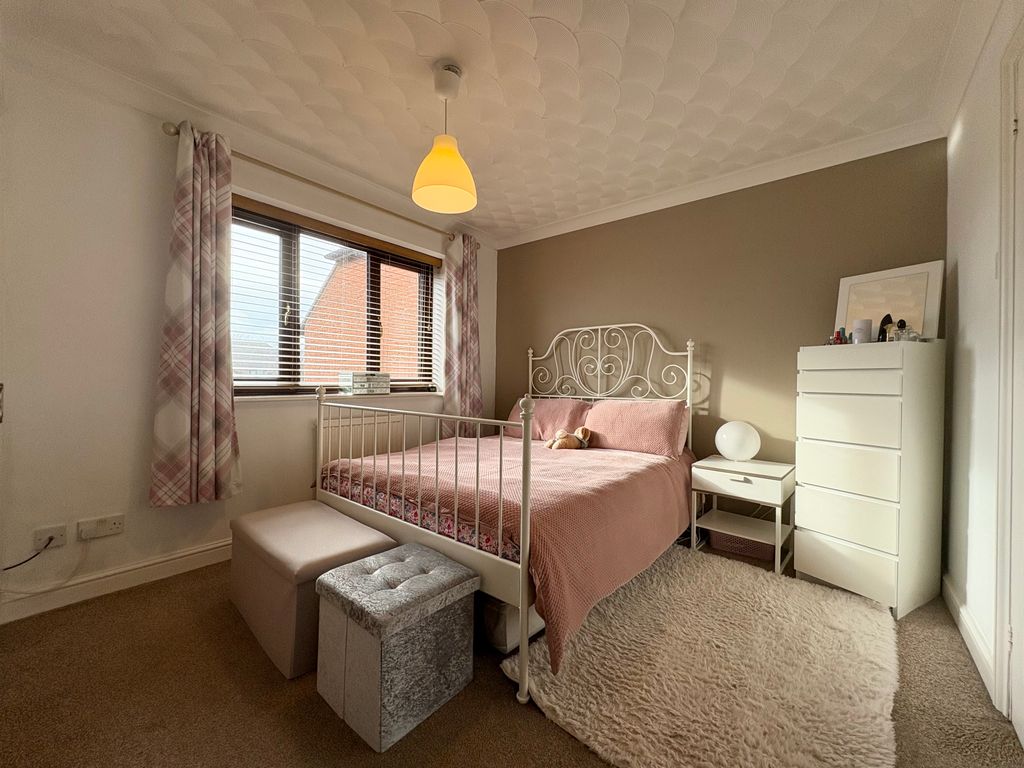 Property photo 2 of 9 Bedroom One