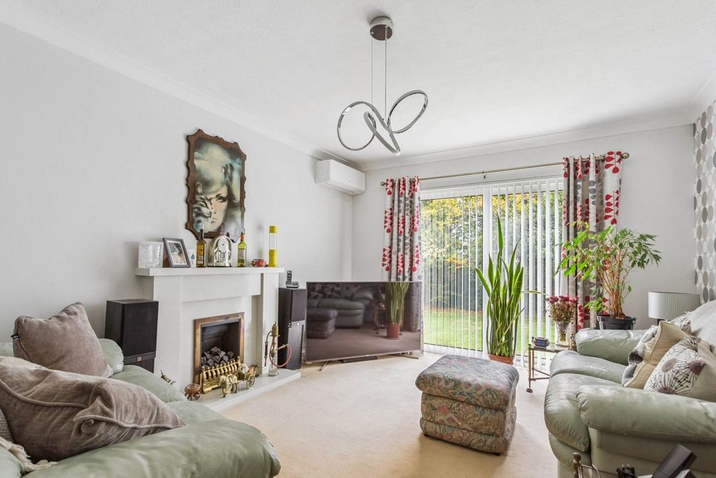 Property photo 2 of 10