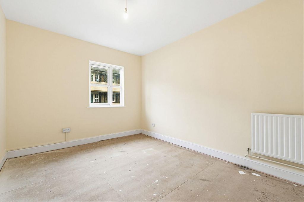 Property photo 2 of 10 Living Room