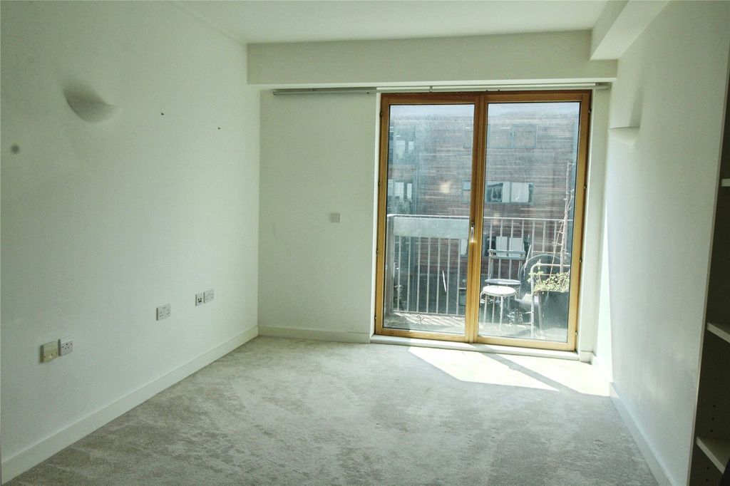 Property photo 3 of 11 Balcony