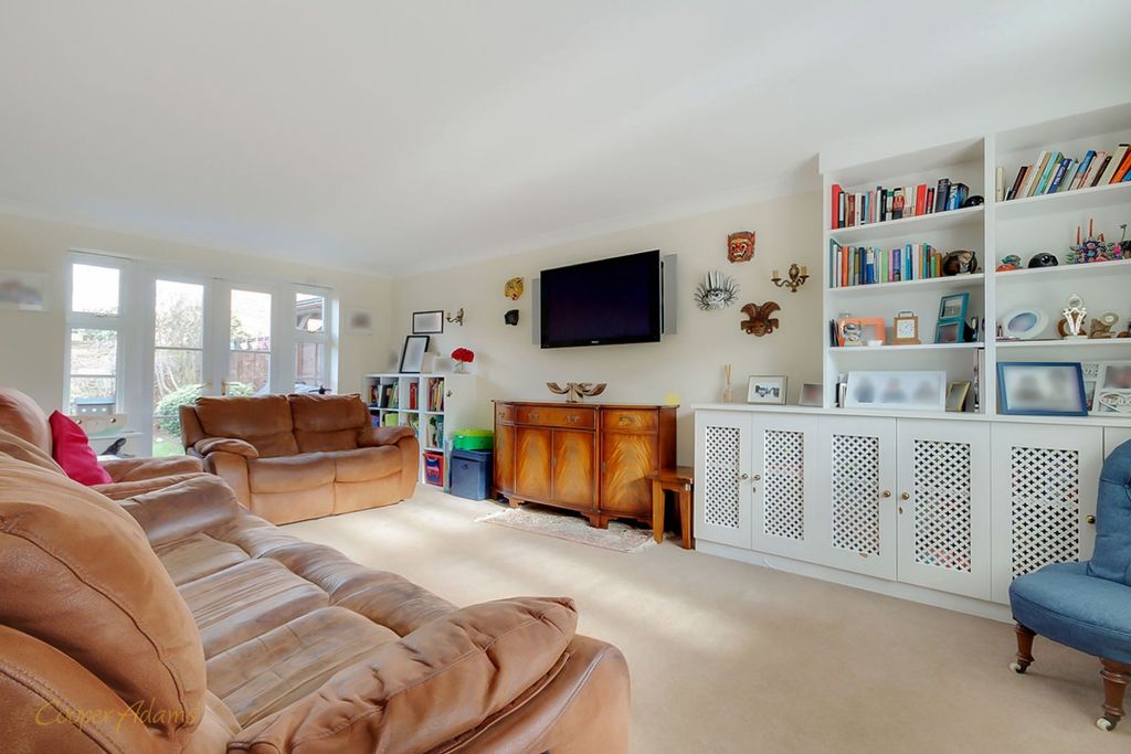 Property photo 2 of 14 Sitting Room