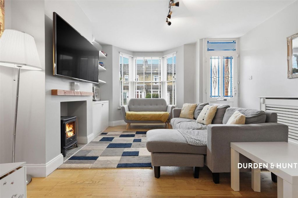 Property photo 2 of 21 Douglas Road