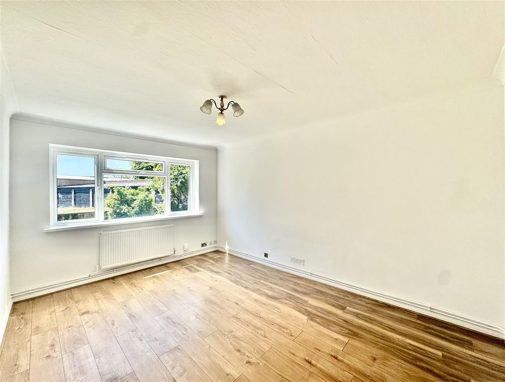 Property photo 1 of 8 Reception Room