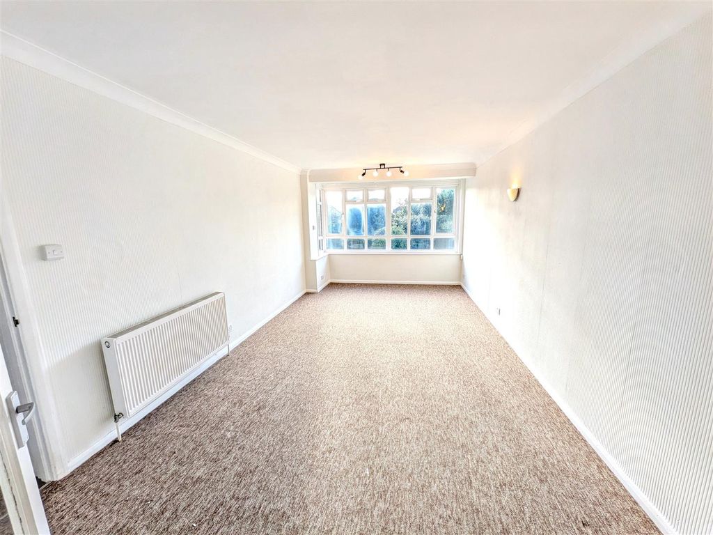 Property photo 3 of 16 Living Room