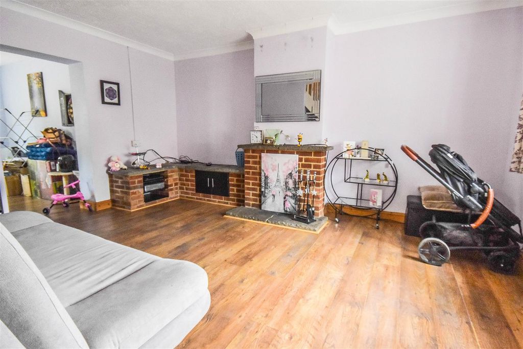 Property photo 2 of 8 Living Room