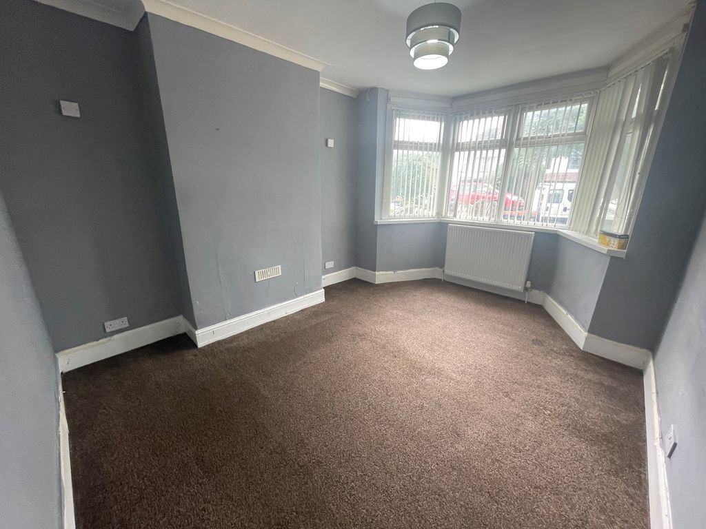 Property photo 2 of 16 Image