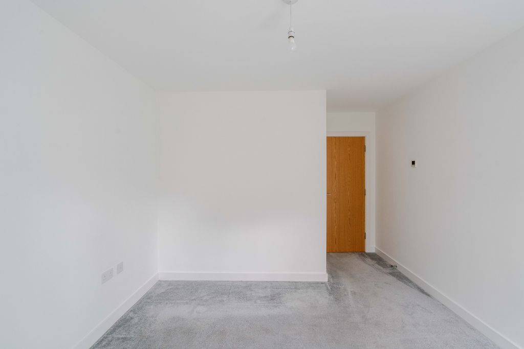 Property photo 3 of 10 8