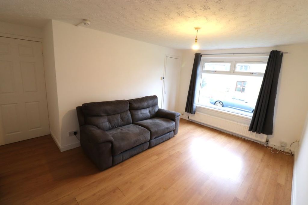 Property photo 3 of 7 Lounge