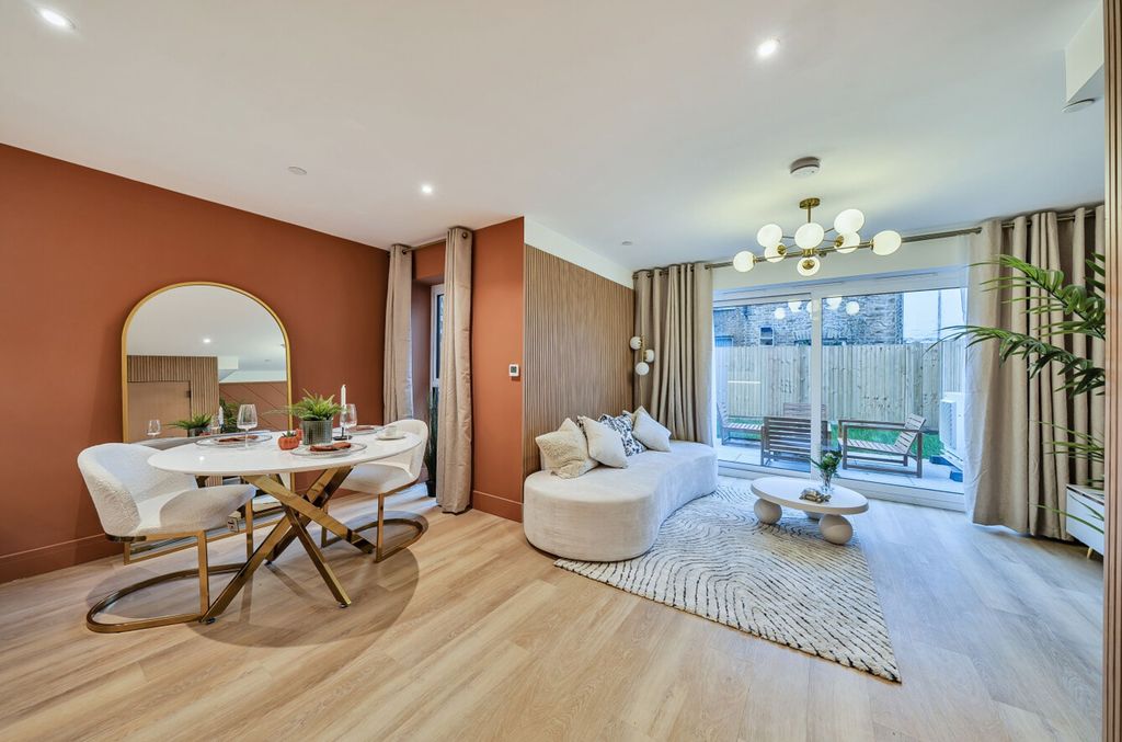 Property photo 2 of 28