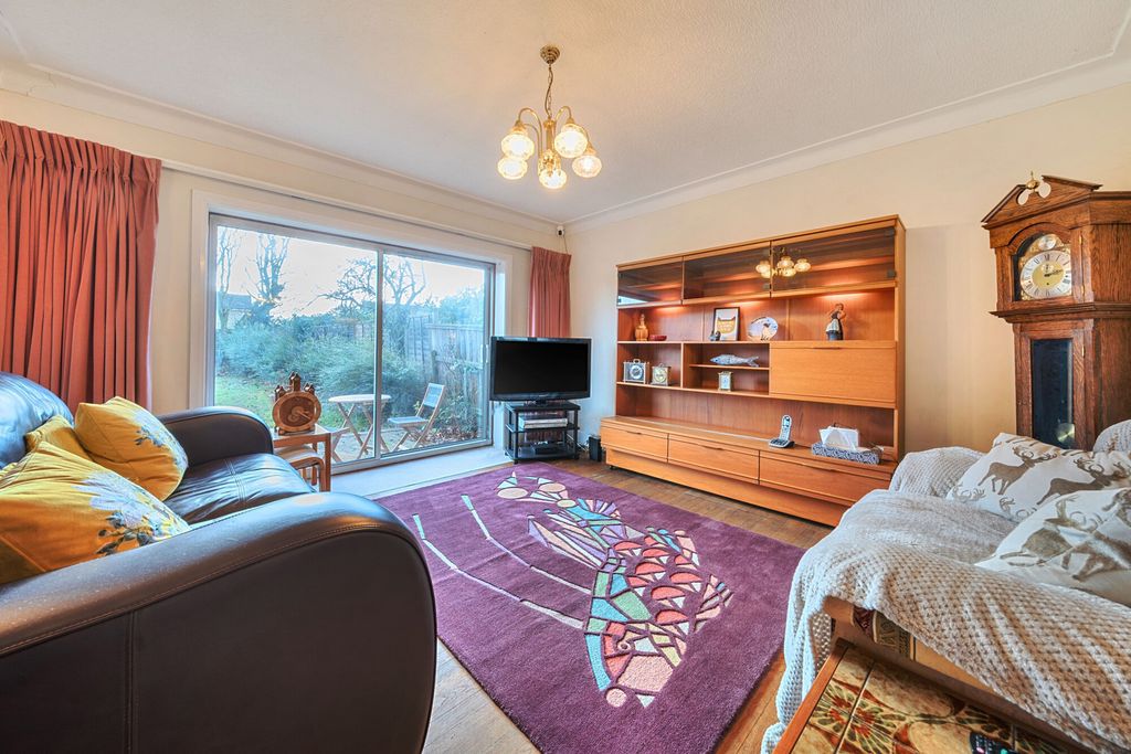 Property photo 3 of 20 Reception