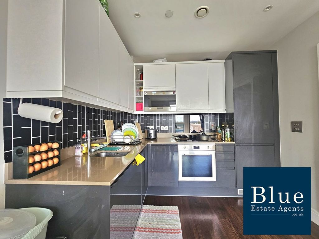 Property photo 3 of 7 Kitchen Area