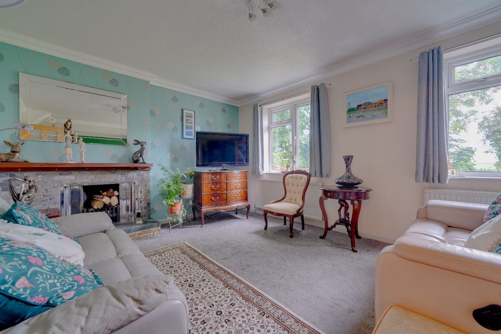 Property photo 3 of 23 4215034