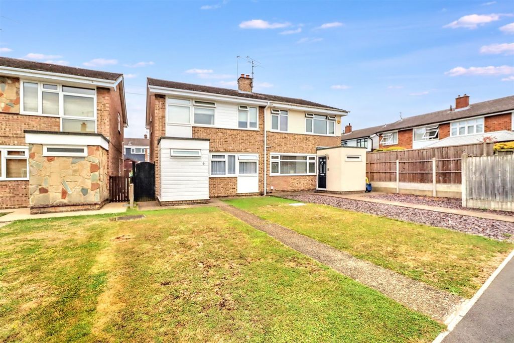 Property photo 1 of 15 9 Sudbrook Bs Front.Jpg